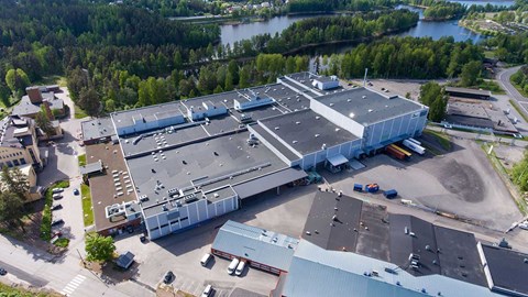 Mölnlyckes fabrik i Mikkeli, Finland, set fra en helikopter