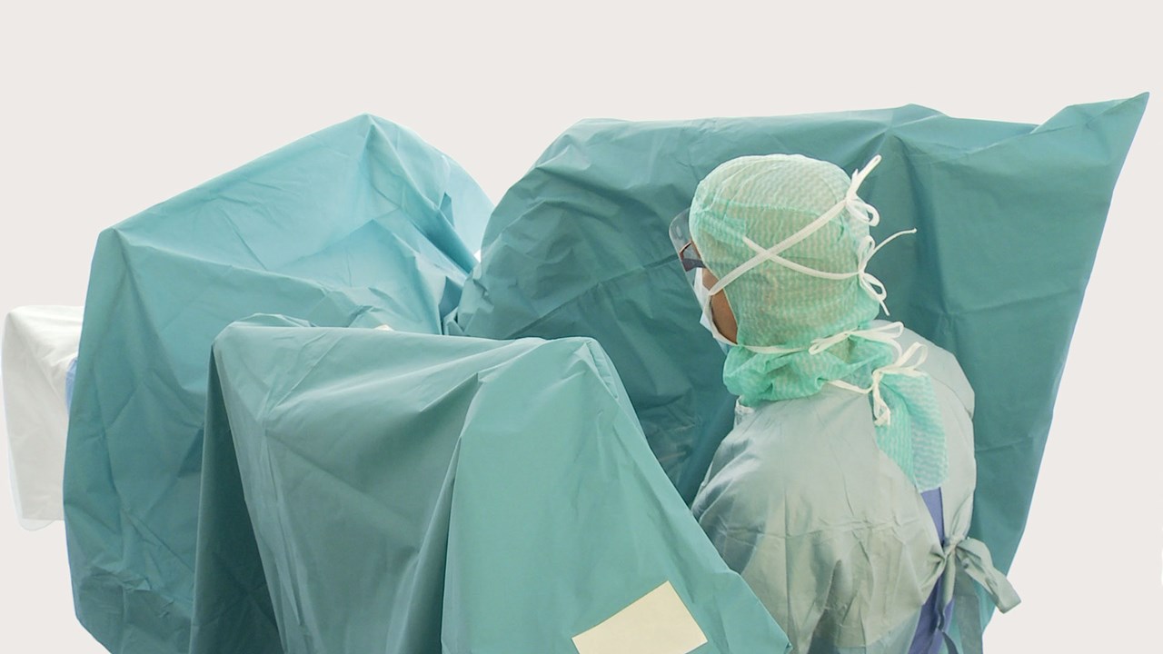en BARRIER urologisk afdækning i brug under en operation