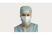 sundhedspersonale, der bruger BARRIER Special medicinsk ansigtsmaske