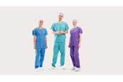 Tre sundhedsmedarbejdere i BARRIER Basic uniform