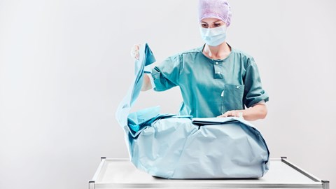 Reducer affald med kirurgiske procedurepakker