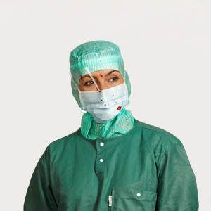 Sundhedsmedarbejder med beskidt maske